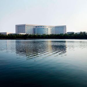 Renaissance Tianjin Lakeview Hotel